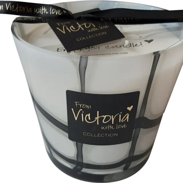 VICTORIA WITH LOVE BY PHILLINE.BE Victoria with Love kaars - Pierre zwart - S - geurkaars zwart -wit en grijs-crème kleurige nuances