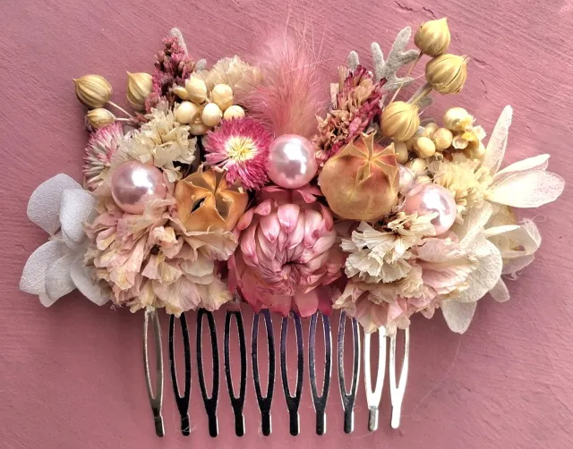 Bloemen en Decoratie 4U Modern en romantische bruidshaarkam, boho haaraccessoire met gedroogde en gestabiliseerde natuurlijke bloemen, voor boho bruiloft en feestelijke gelegenheid/ bruidsspeld Wit, licht roze, roze, beige
