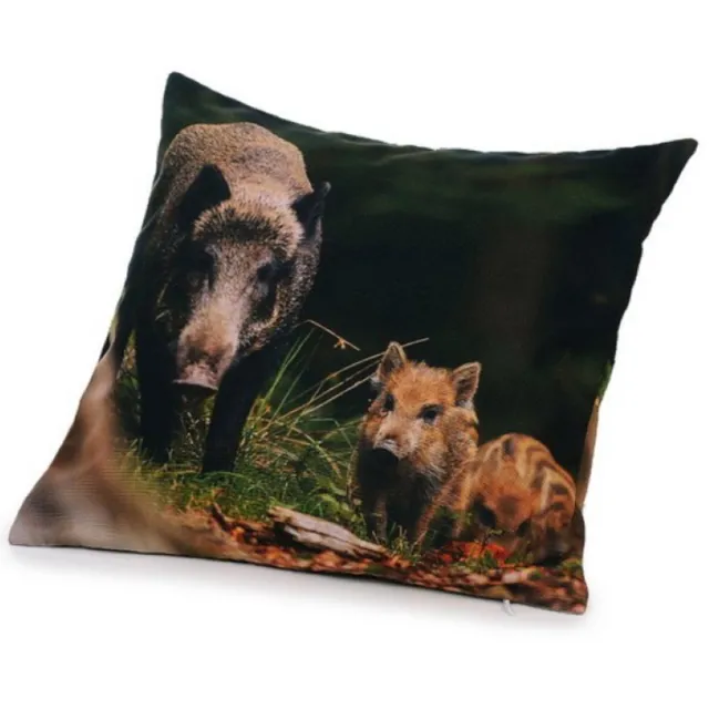 Euro Souvenirs Euro Soveniers Kussen met wild zwijn voor binnen en buiten groen, bruin, zwart geel, ornanje