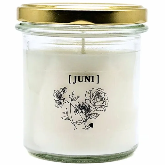 Candlelight-on geurkaars met geboortebloem en geboortedatum - 26 juni - o.b.v. sojawas en etherische oliën Wit