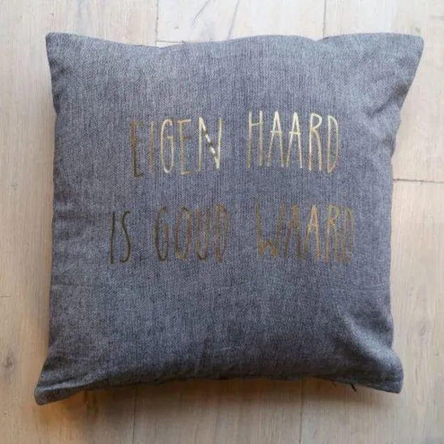 Maison Marcella Kussen sierkussen grijs tekst goud Eigen Haard is Goud waard kussensloop kussen 40x40 met vulling woonkamer luxe zacht