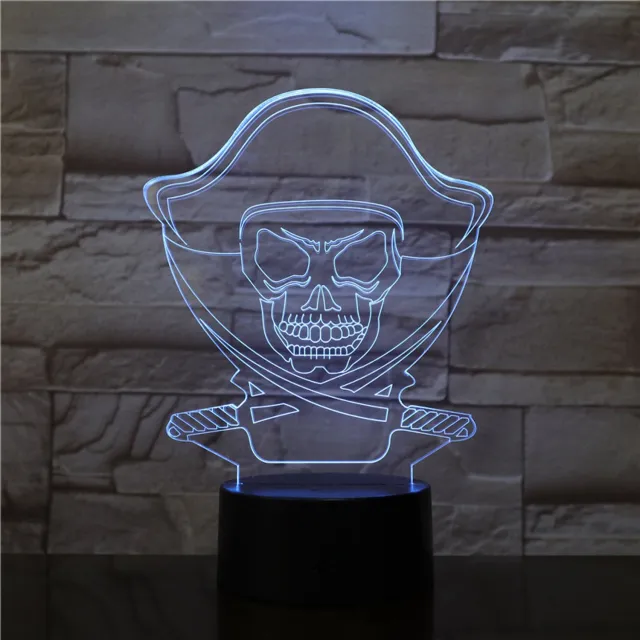 MC Living 3D Led Lamp Met Gravering - RGB 7 Kleuren - Piraat Schedel