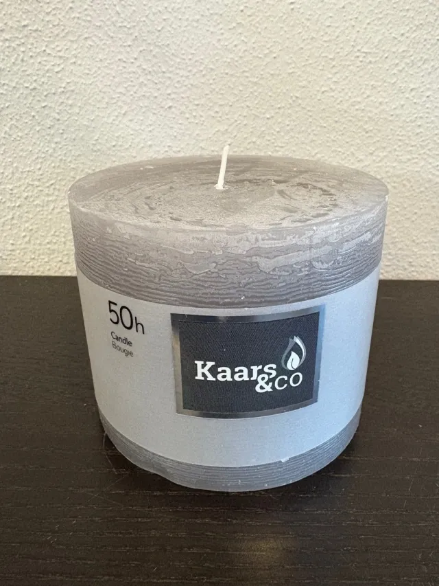 Kaars & Co robuuste massieve rustiek kaars grijs dia 11cm H 9cm branduren 50h-p/st Kaars en co