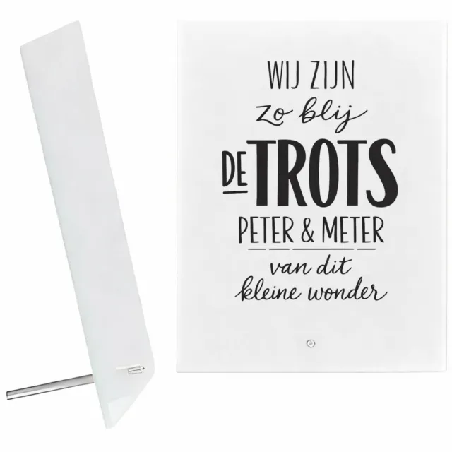 Mr Cadeautjes Glazen fotopaneel Een minimalistisch babycadeau met speelse typografie en een - 15 x 20 cm, staand - glas, decoratie, wanddecoratie | cadeau Wit