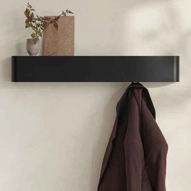 Famanu Wandkapstok met verborgen haken en plank, industrieel design van metaal voor de hal, zwart