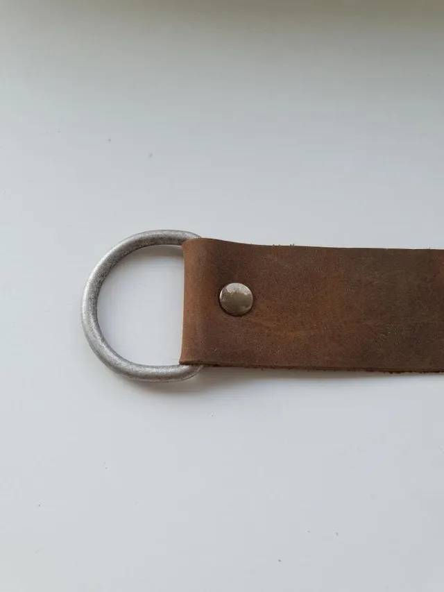 Bij Lien Gordijn Embrasse van leer Ranger Cognac 3 x 50 cm