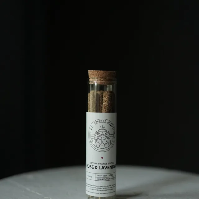 Super Food Ceremony Wierook stokjes – 100% Authentiek ROSE-LAVENDER - Rechtstreeks uit PERU - 6 incense sticks - Holistic support - Stokjes - Yoga en Meditatie - energetische reiniging