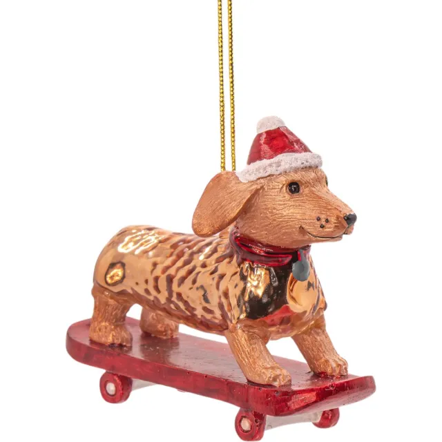 Sass & Belle Teckel op skateboard kerstbal - Sass & Belle bruin