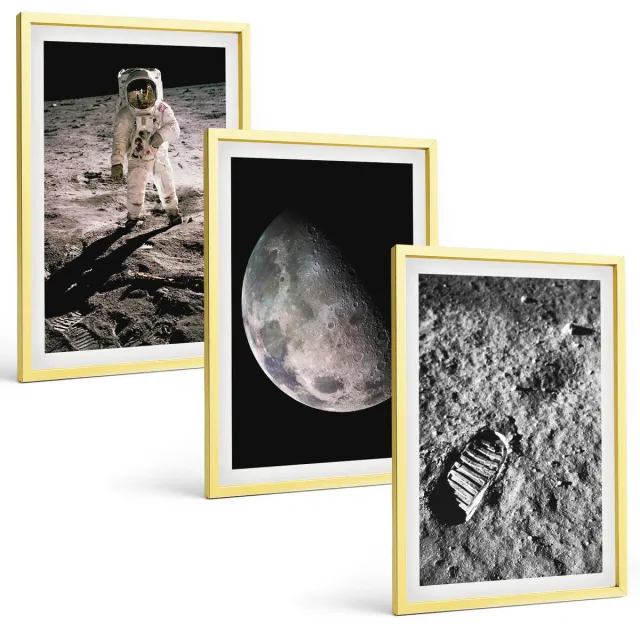 TULUP 4-Delige Schilderij Set - Foto's van astronautenvoetafdrukken op de maan - 40 x 60 cm - Muurdecoratie - Schilderijen Set - Woonkamer - Decoratieve Schilderijen Gouden lijst