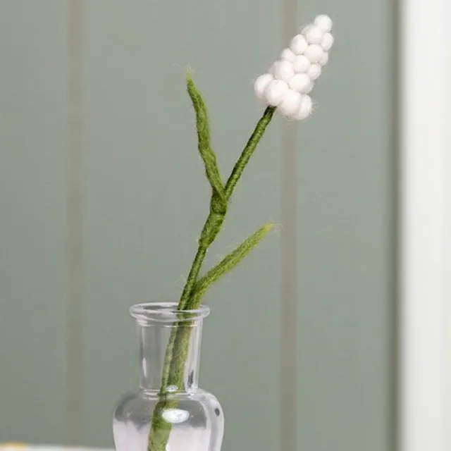 Sjaal met Verhaal Bloem Wolvilt - Druifjes/Muscari Wit - Handmade-Fairtrade - Homedeco - 25cm