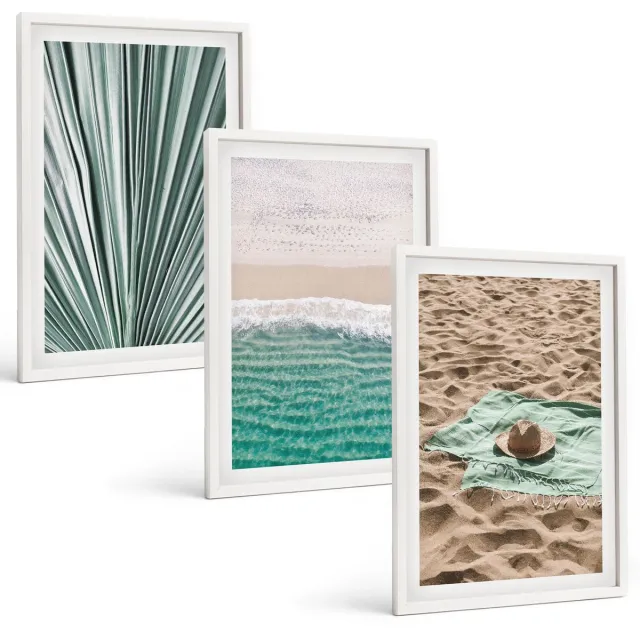TULUP 3-Delige Schilderij Set - Uitzicht op het strand aan zee tijdens een zomervakantie - 40x60 - Wanddecoratie - Moderne Interieurdecoratie Witte lijst