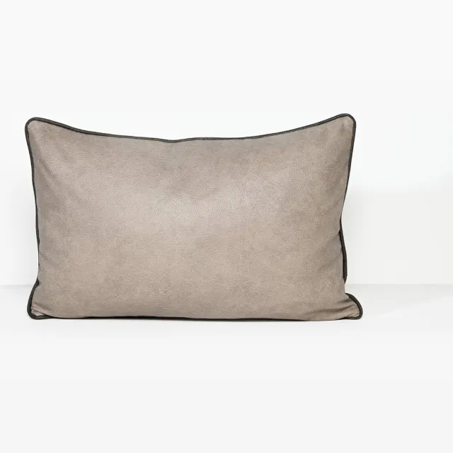 Darcy & Duke Art Leather Taupe - Vinyl Sierkussen - 40 x 60
