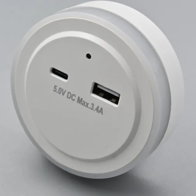 Benson Nachtlamp met USB-A & USB-C - 17 Watt - Dag/Nacht Sensor - 5V DC 3.4A Warm wit