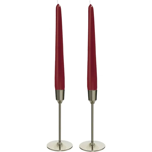 Decoris Kandelaars 2x aluminium zilver 20 cm met 12x dinerkaarsen donker rood