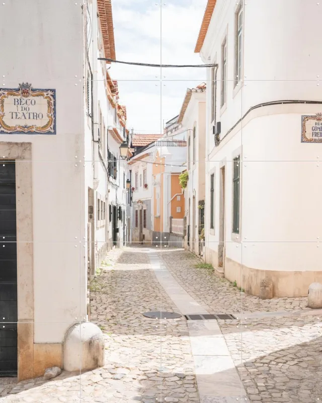 IXXI Streets of Cascais, Henrike Schenk - 80 x 100 cm - Grote wanddecoratie en posters - Fotografie, Architectuur Lichte tinten
