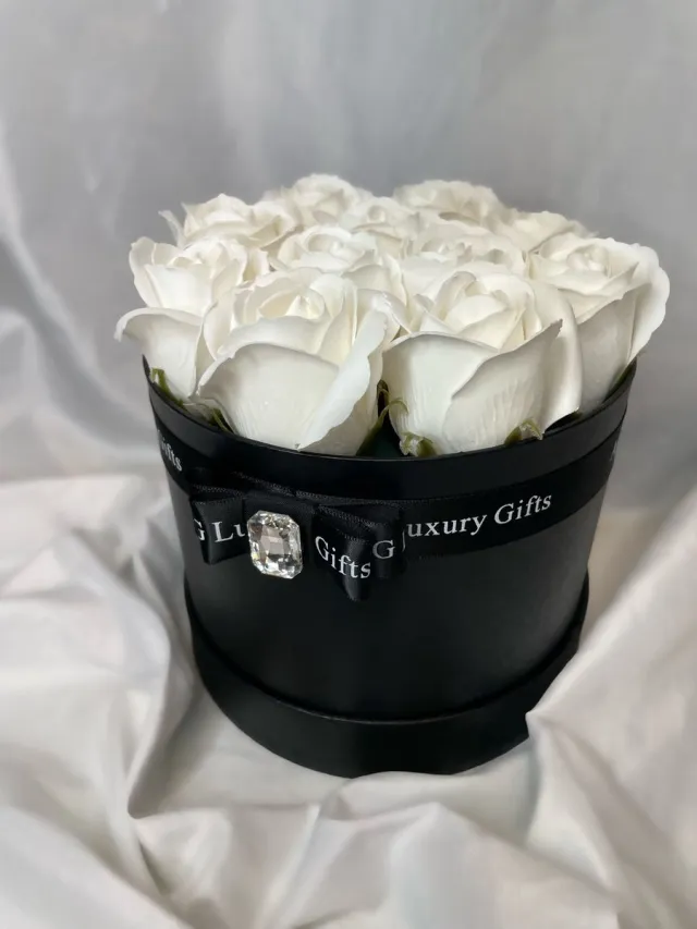 AG Luxurygift AG Luxurygifts flower box - rozen box - rozen - soap roses - cadeau - luxe - Moederdag - Valentijnsdag Wit