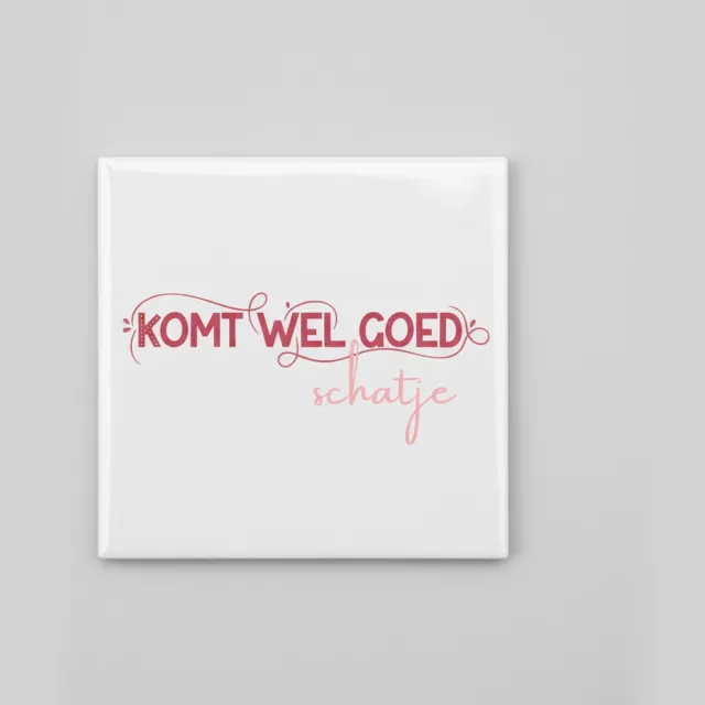 Nevolis Inspirerende Keramische Wandtegel “Komt Wel Goed Schatje” – Motiverende Tekst Decoratie – 15 x 15 cm Multi Color