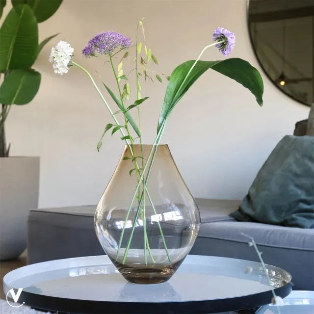 Vase The World Vaas Lesse | Taupe | Medium | Mondgeblazen glas | Ø22 x H28 cm