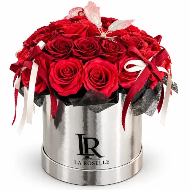 La Roselle Amsterdam Luxe 40 Geurende Rood Kunst Rozenboeket in Zilverkleurige Flowerbox met Decoratieve Vlinder, Rode en Witte Satijnen Strikken en Elegante Geschenkverpakking