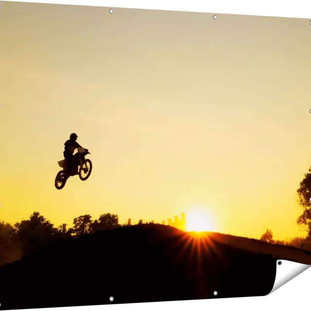 Gards Tuinposter Silhouet van een Motorcross bij Zonsondergang - 150x120 cm - Tuindoek - Tuindecoratie - Wanddecoratie buiten - Tuinschilderij Multikleur