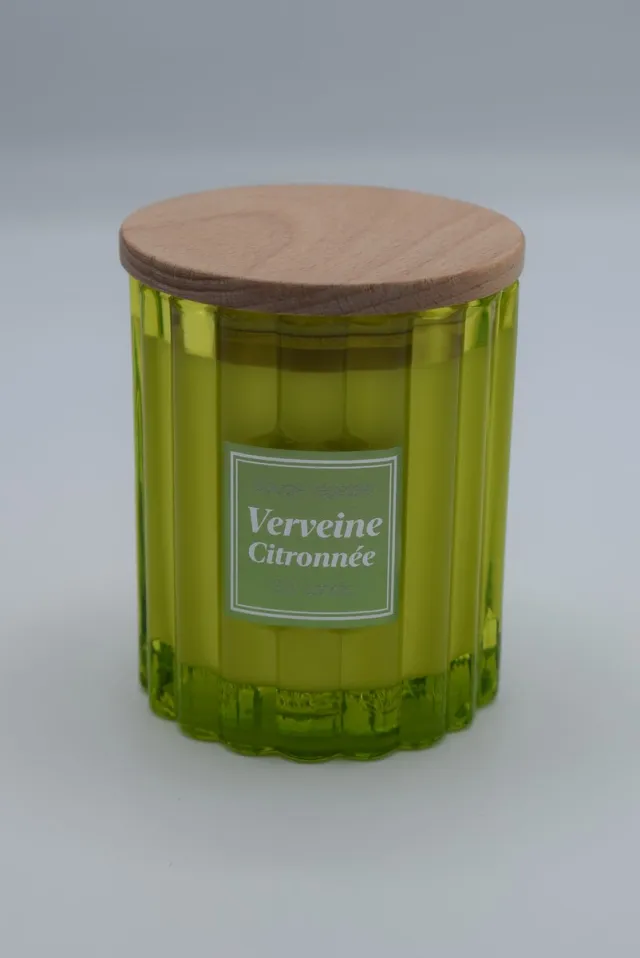 Esprit Provence Plantaardige geurkaars verveine 190 gram Esprit Provence - kaars met retro design groen