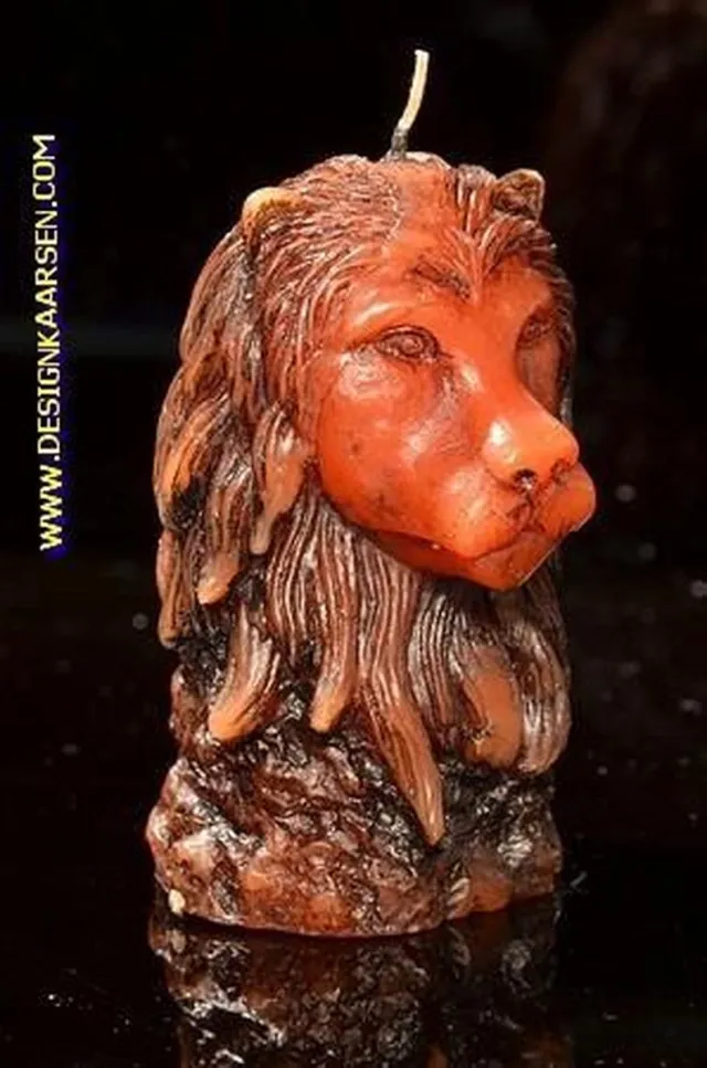 MilaNNE Leeuw kaars ROOD-BRUIN Vierkant, H: 10 cm rood bruin