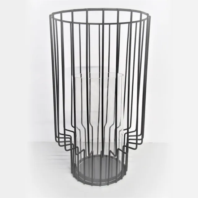 Design Decorations Kersthuisjebestellen - Metalen Lantaarn/Windlicht met Glazen Inzetstuk - 18 x H30cm - Kaarshouder Zwart