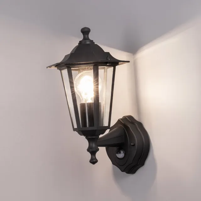 HOFTRONIC Huron Klassieke buitenlamp met bewegingssensor en schemerschakelaar - Wandlamp met sensor - IP44 waterdicht - E27 Fitting - Sensorlamp - Zwart