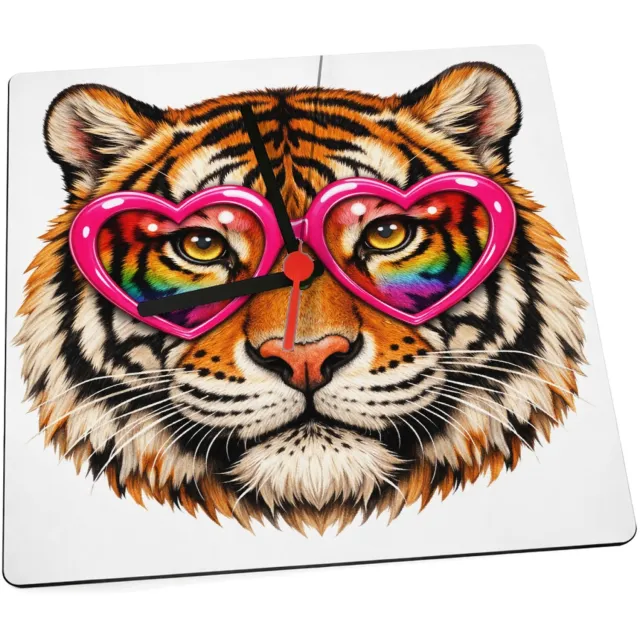 Mr Cadeautjes Klok 19 x 19 - design Een expressief dierengezicht met een speelse, zelfverzekerde | cadeau Wit