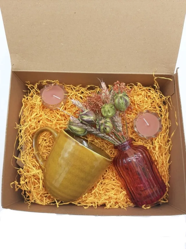 Lana's flowers & gifts Luxe Geschenkset met Keramische Mok, Droogbloemen & Kaarsen – Duurzaam Cadeaupakket voor Haar oranje