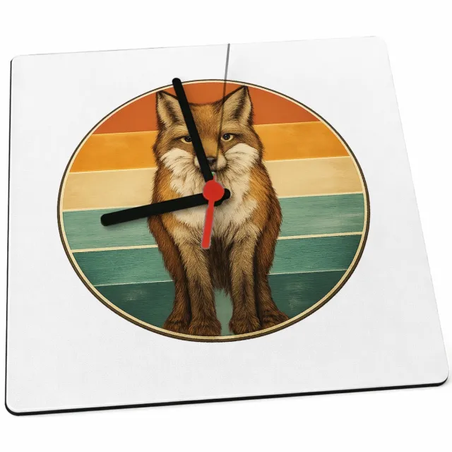 Mr Cadeautjes Klok 19 x 19 - design Een frontale bergkat in een ronde badge met horizontale kleu | cadeau Wit