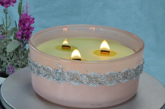 MilaNNE SPECIAL voor KERST 2025: Geurkaars Elegance Green met 3 Houten Pitten (Wooden Wick) - BEKIJK VIDEO zacht groen