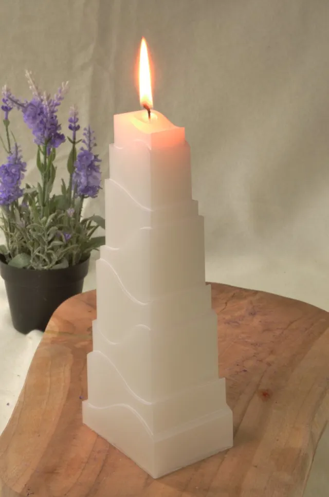 MilaNNE Candles by Milanne - Toren Kaars, WIT, PERL MAT, hoogte: 21cm - BEKIJK VIDEO