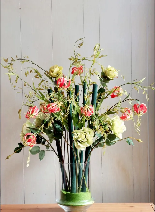 Bloemen en Decoratie 4U Stylvol en Eyecatching boeket van zijdenbloemen /bouquet silk flowers /85cm / woonaccessoires / Valentijn cadeau/ Moederdag /housewarming Orange, groen, geel ,groen