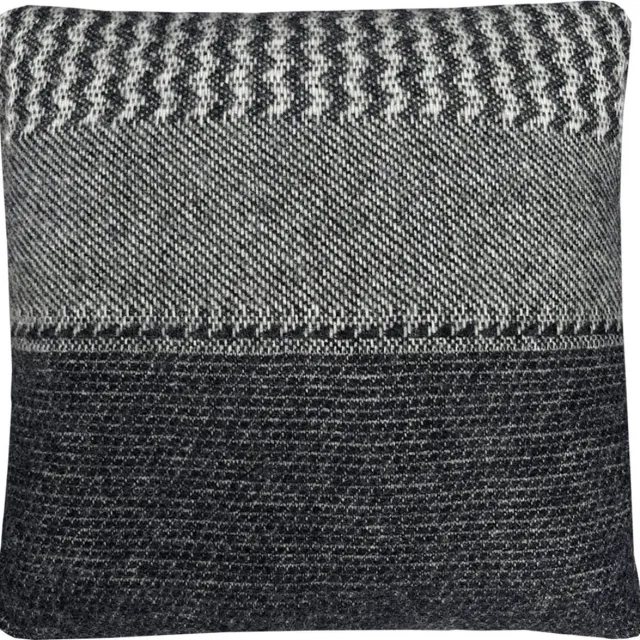 Malagoon Uptown wool cushion black square Zwart, Grijs