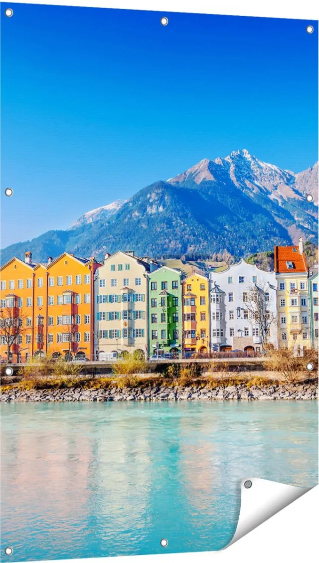 Gards Tuinposter Gekleurde Huisjes in Innsbruck, Oostenrijk - 80x120 cm - Tuindoek - Tuindecoratie - Wanddecoratie buiten - Tuinschilderij multikleur