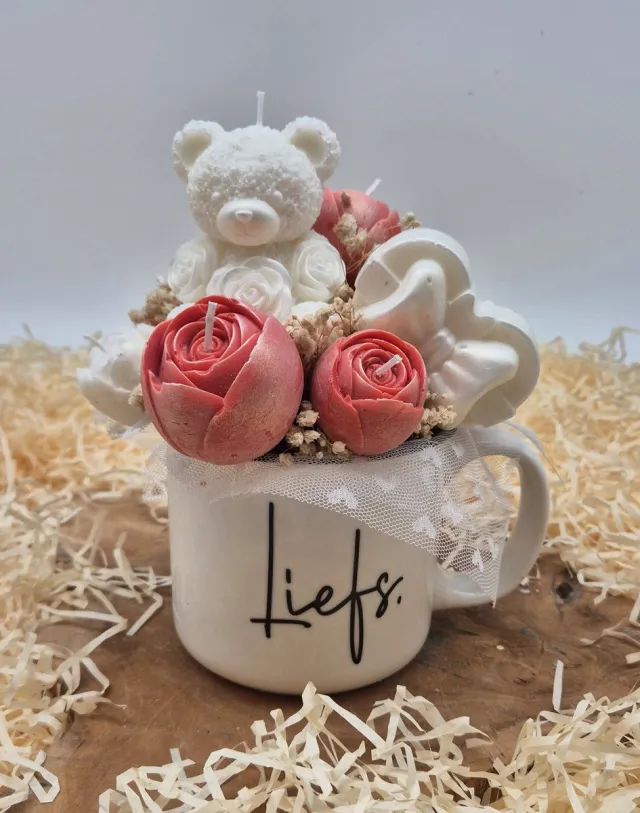 Kaarsgeschenk Mug of candles - Love - Geurkaarsen boeket - Geurkaarsen - Moederdag cadeau - geschenk - Candle bouquet - Moederdag - Mama - Cadeau voor haar - Boeket - Kaarsenboeket rood en wit