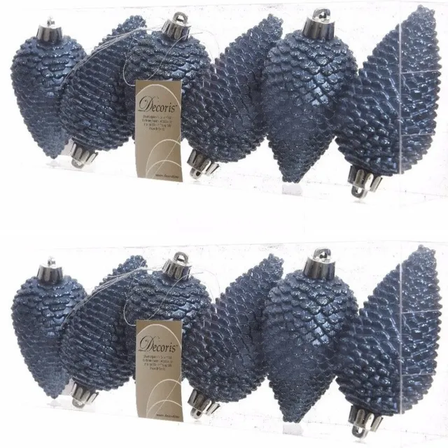 Decoris Kersthangers dennenappels - 12x - donkerblauw - glitter - 8 cm - kunststof - kerstversiering