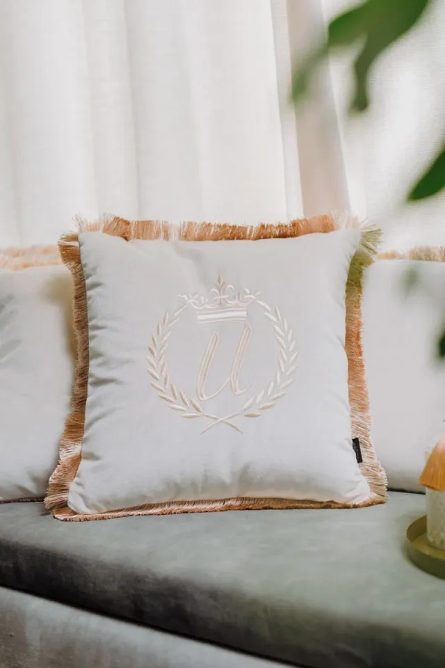 Sandra Mika Embroidered pillow / personalised pillow / monogram pillow / decorative cushion 40x 40 beige velvet letter U
