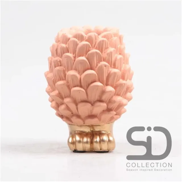 Season Inspired Decoration Vaas dennenappel op voet 12cm beigerood