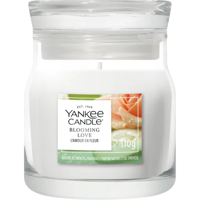 Yankee Candle Blooming Love Small Jar Geurkaars - tot 30 branduren Wit
