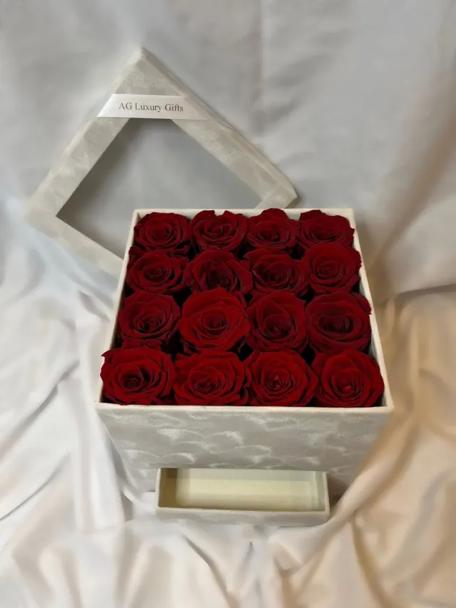 AG Luxurygift AG Luxurygifts Long life flower box - rozen box - bloemen - long life - forever rose - Valentijnsdag - Moederdag - cadeau box Rood