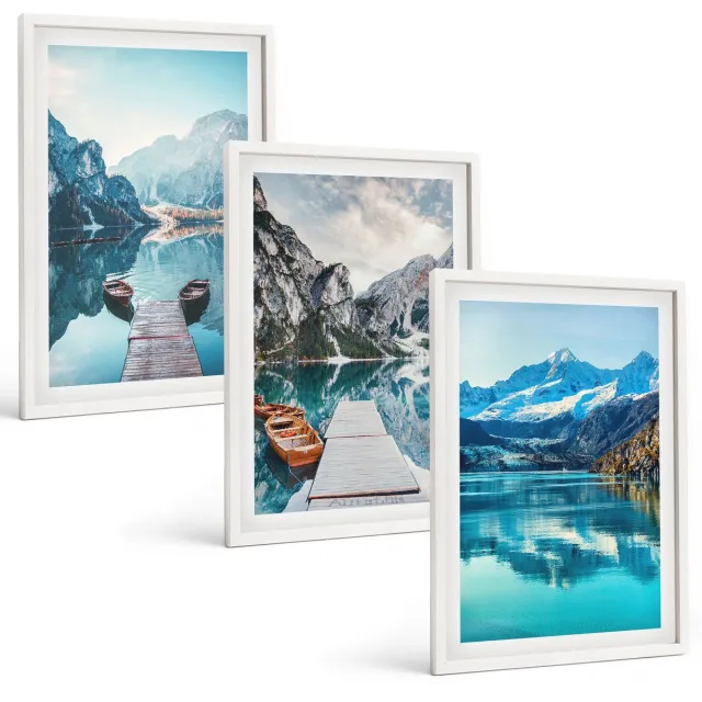 Coloray 3-Delige Schilderij Set - Bergmeren Met Boten En Weerspiegelingen In Het Water. - 40 x 60 - Stijlvolle Muurdecoratie - Kantoor Witte lijst