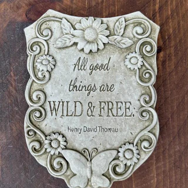 Pornaments Betonnen muurplaat - Thoreau / wild & free grijs