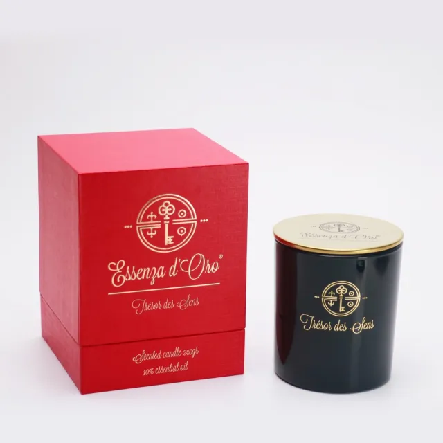 Essenza d'Oro Luxe geurkaars Essenza d'Oro - Trésor des Sens - Geur perzik - Minuit Secret - geurkaars - zwart glas - 240 gram - 40 uur brandtijd - sojawas - bijenwas - natuurlijk - paraffine vrij - elegant en zomers