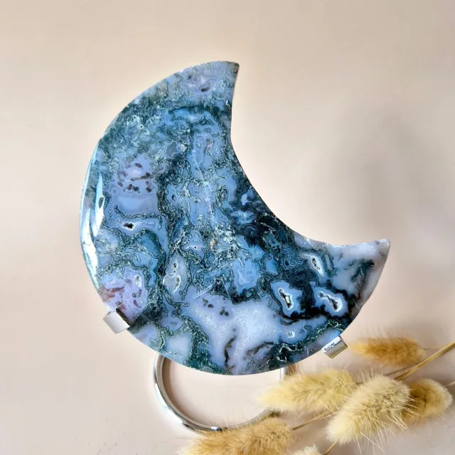 Moonlight Gemstones XL Edelsteen Mosagaat Maan op Standaard (Druzy & Patronen) #138 - 342g 13cm Meerkleurig