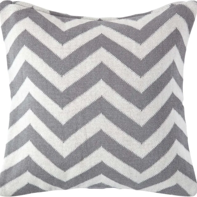Homescapes grijze en crème Chevron kussenhoes 45 x 45 cm Grijs en crèmewit