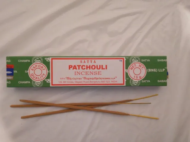 Satya Patchouli Wierookstokjes per 3 pakje 36 stokjes Wierook Bruin