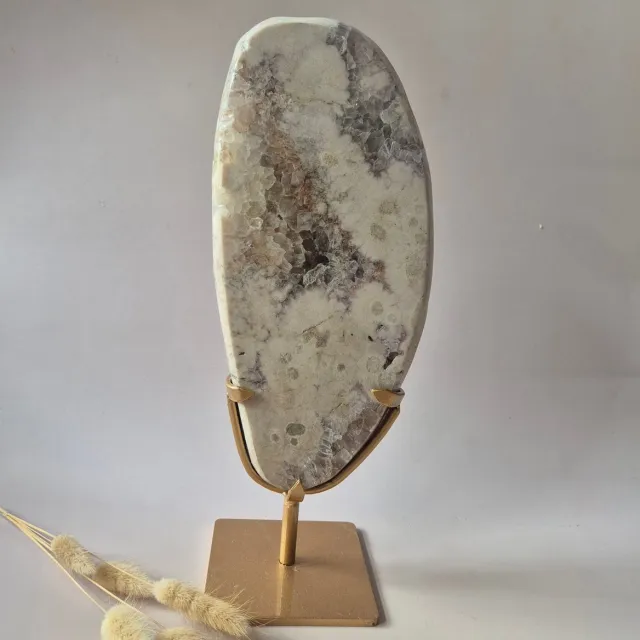 Moonlight Gemstones Roze Amethist Schijf op Standaard 2084g | XXL Druzy Crystal Decor & Edelsteen Display Meerkleurig