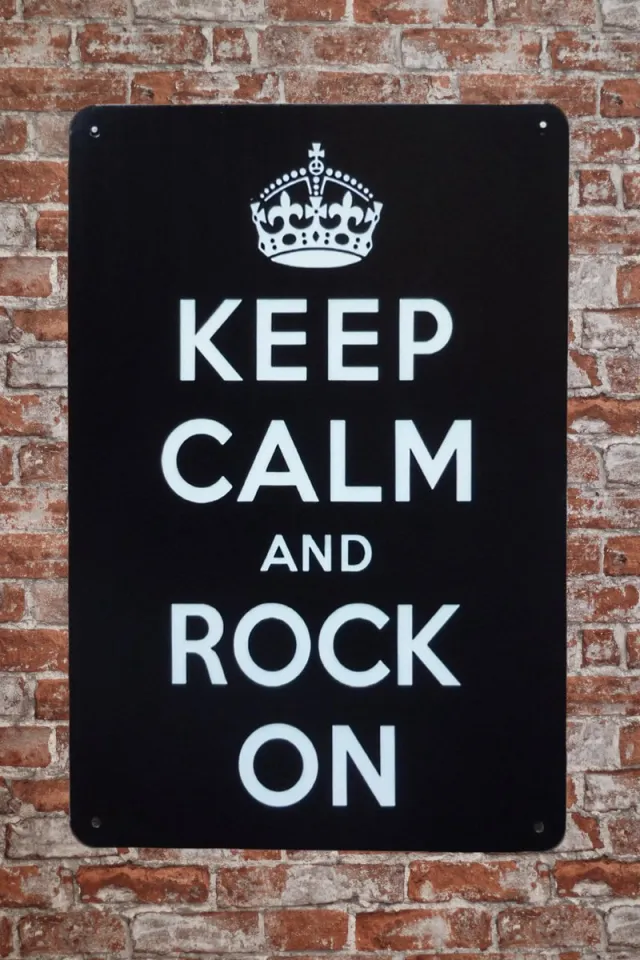 Cave & Garden Wandbord – Keep calm rock on - Metalen wandbord - Mancave - Mancave decoratie - Wand Decoratie - Tekst bord - Metal sign - Metalen borden - Retro - Bar decoratie - Wandborden - Metalen bord - 20 x zwart